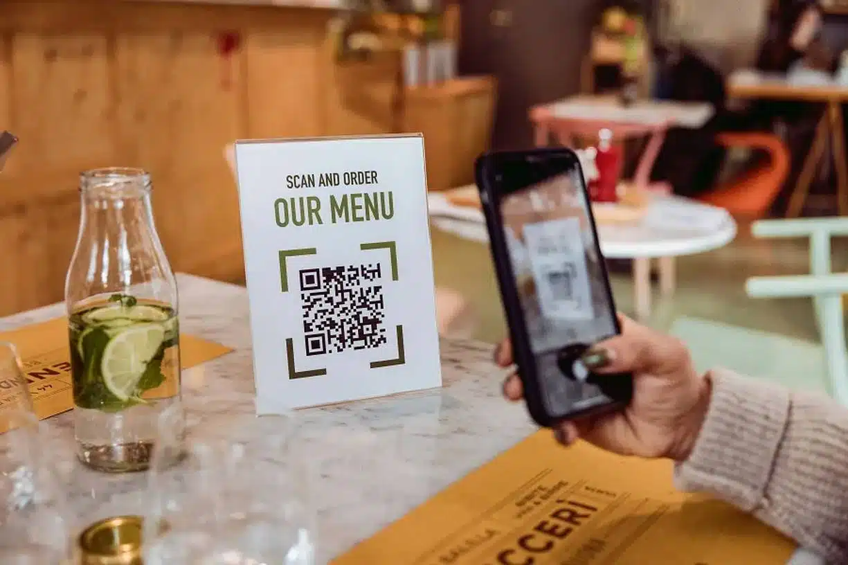 تجربه‌ای نوین سفارش آنلاین با QR کد و منوی مجازی2